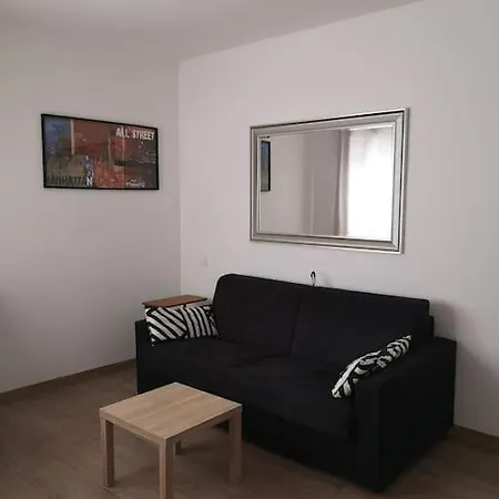 Cosy 2p A 5 Minutes A Pied De La Et Du Centre Apartman *